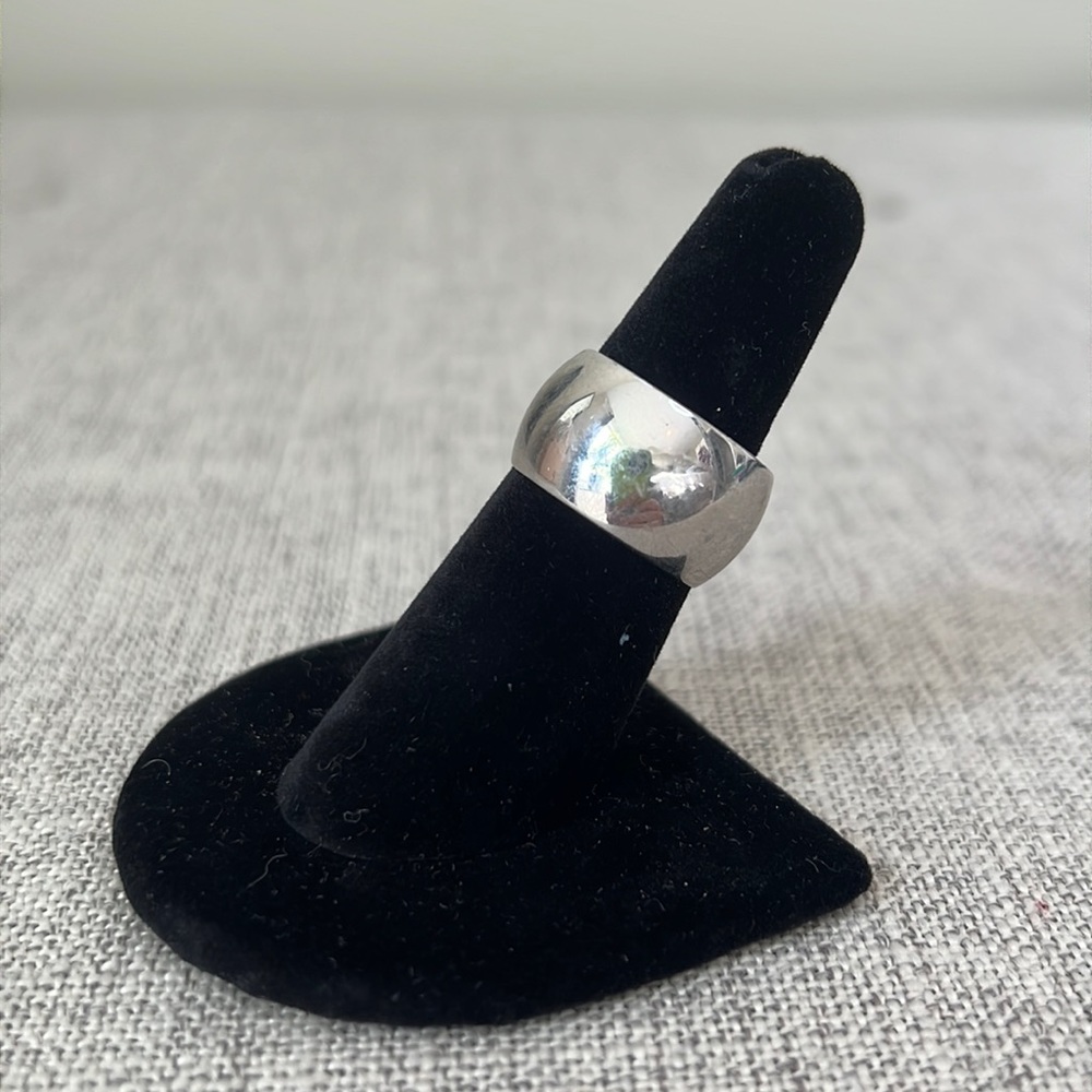 RSC stamped silver tone band